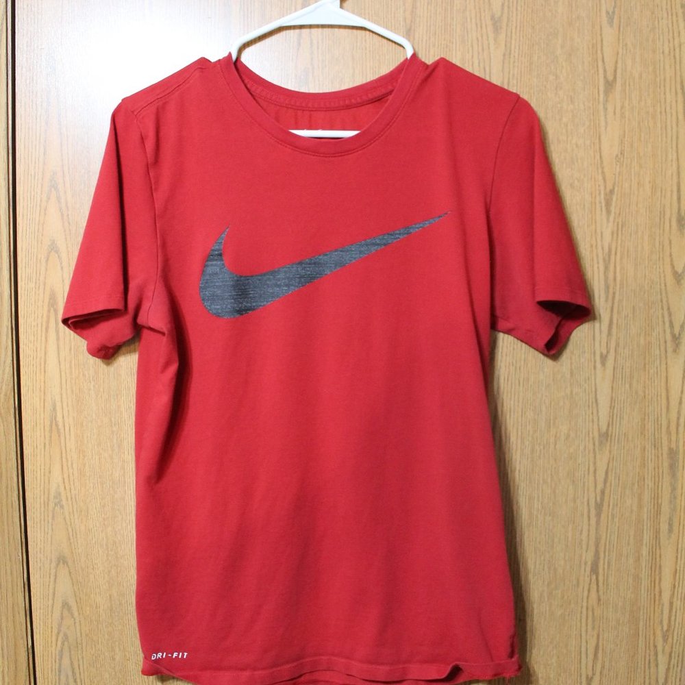 PRICE REDUCED!--Nike Dri-Fit T-shirt Sz Small